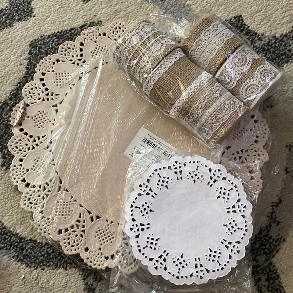 Doilies and burlap decor